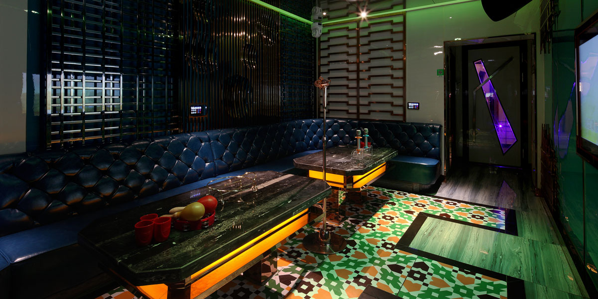 昆明三人空間量販?zhǔn)終TV設(shè)計實景-楊彥